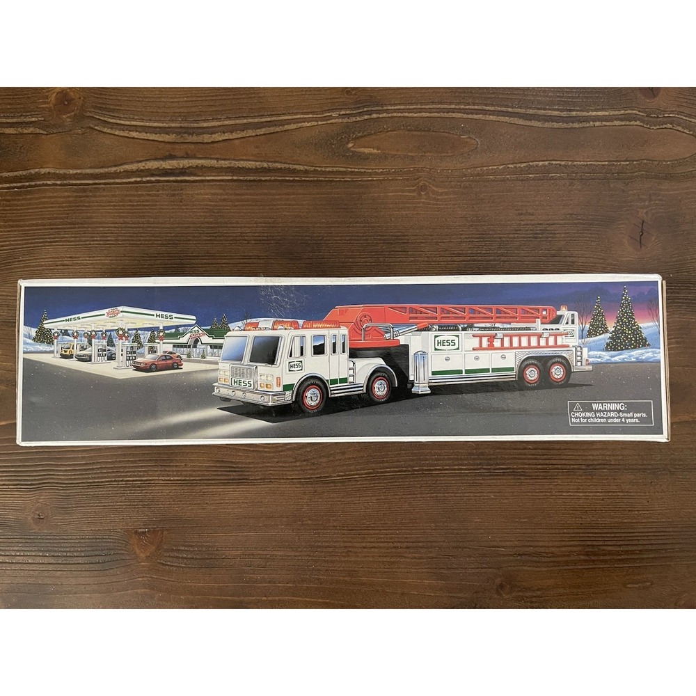 Hess Fire‎ Truck w/Heavy Duty Ladder-2000 Model-Battery Operated-New In Box - Picture 3 of 9